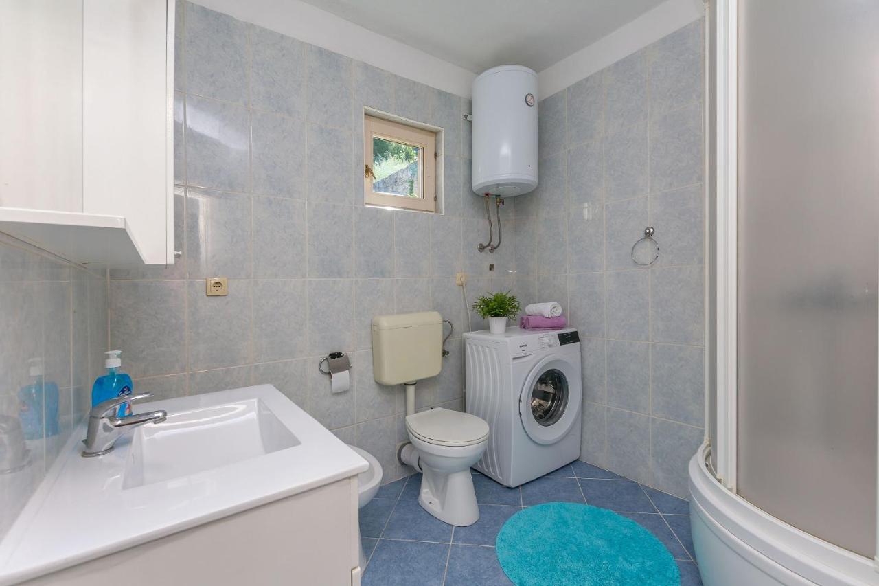 Apartment Josipa Omis Exterior photo