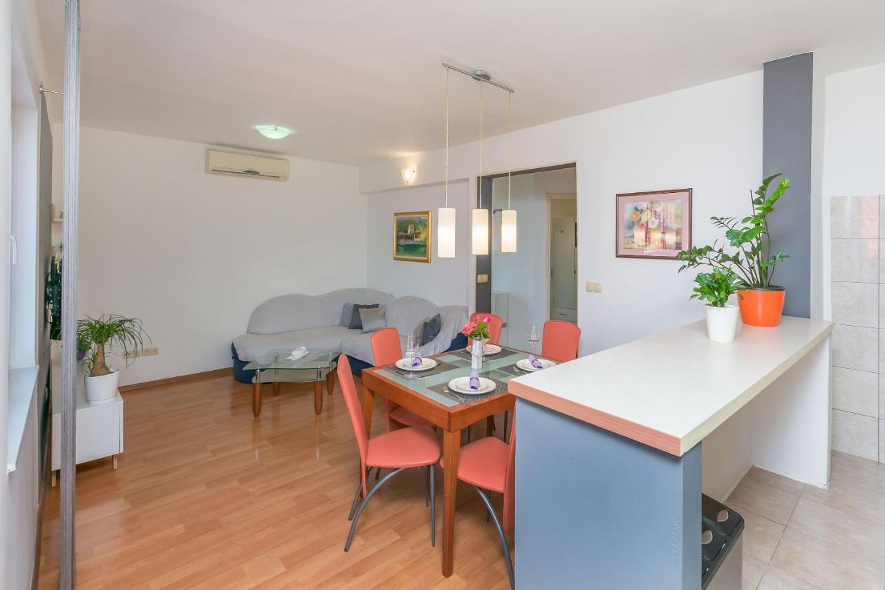 Apartment Josipa Omis Exterior photo